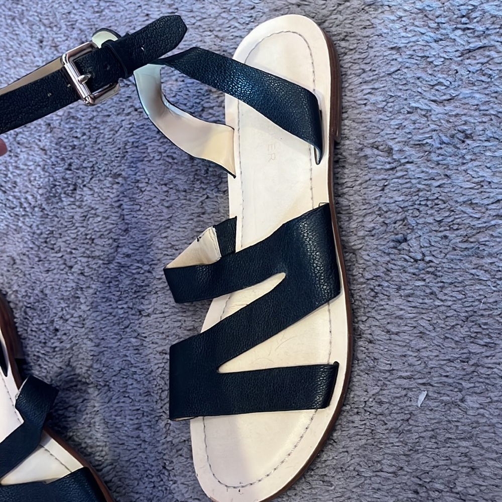 Sandals - Picture 2 of 3